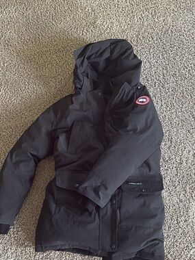 Canada Goose Womans Trillium Parka in Black